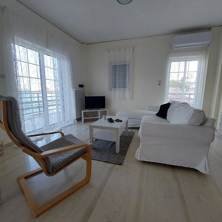 Eleni'S Seafront Apartment 아르테미다 외부 사진