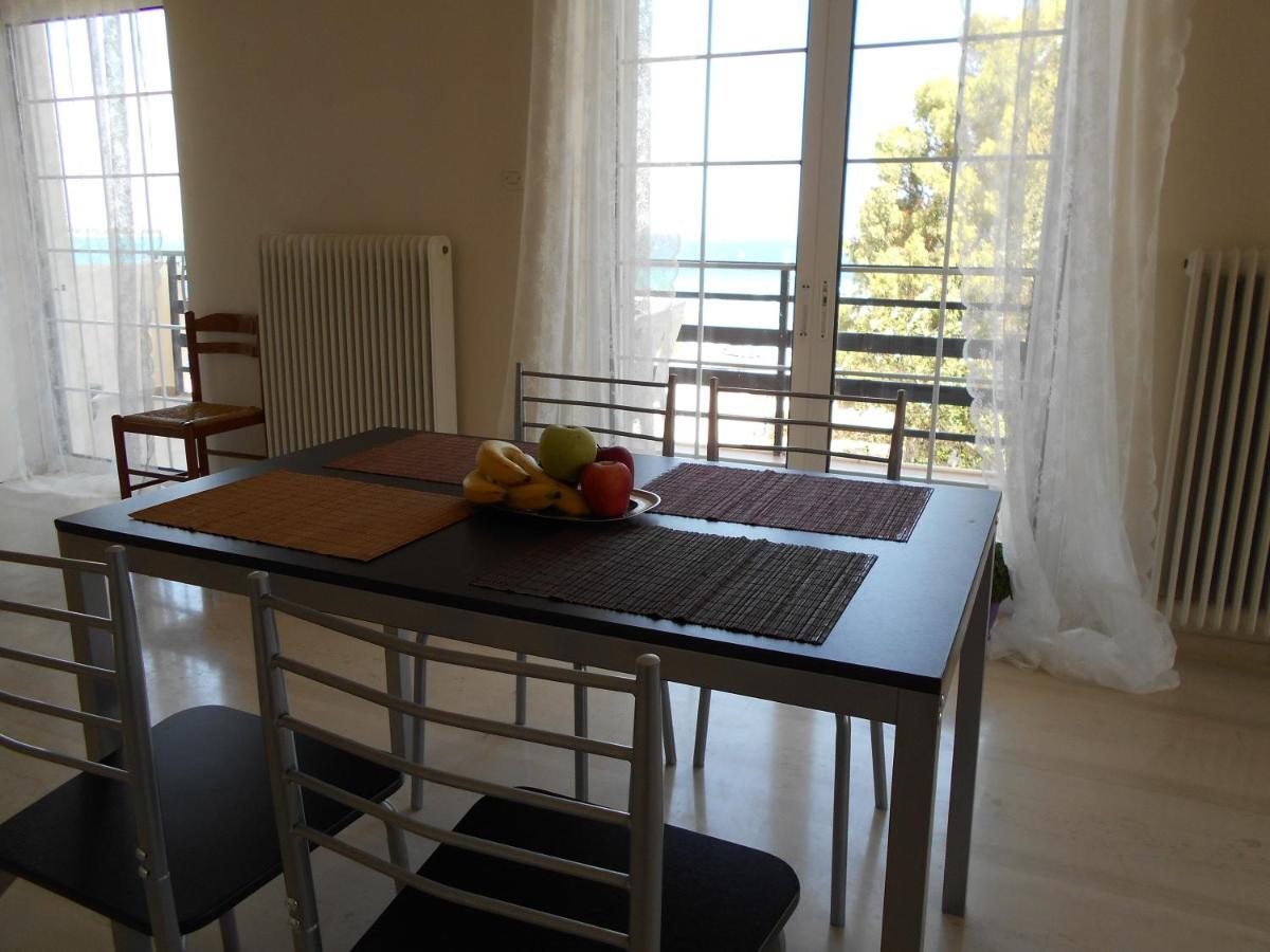 Eleni'S Seafront Apartment 아르테미다 외부 사진